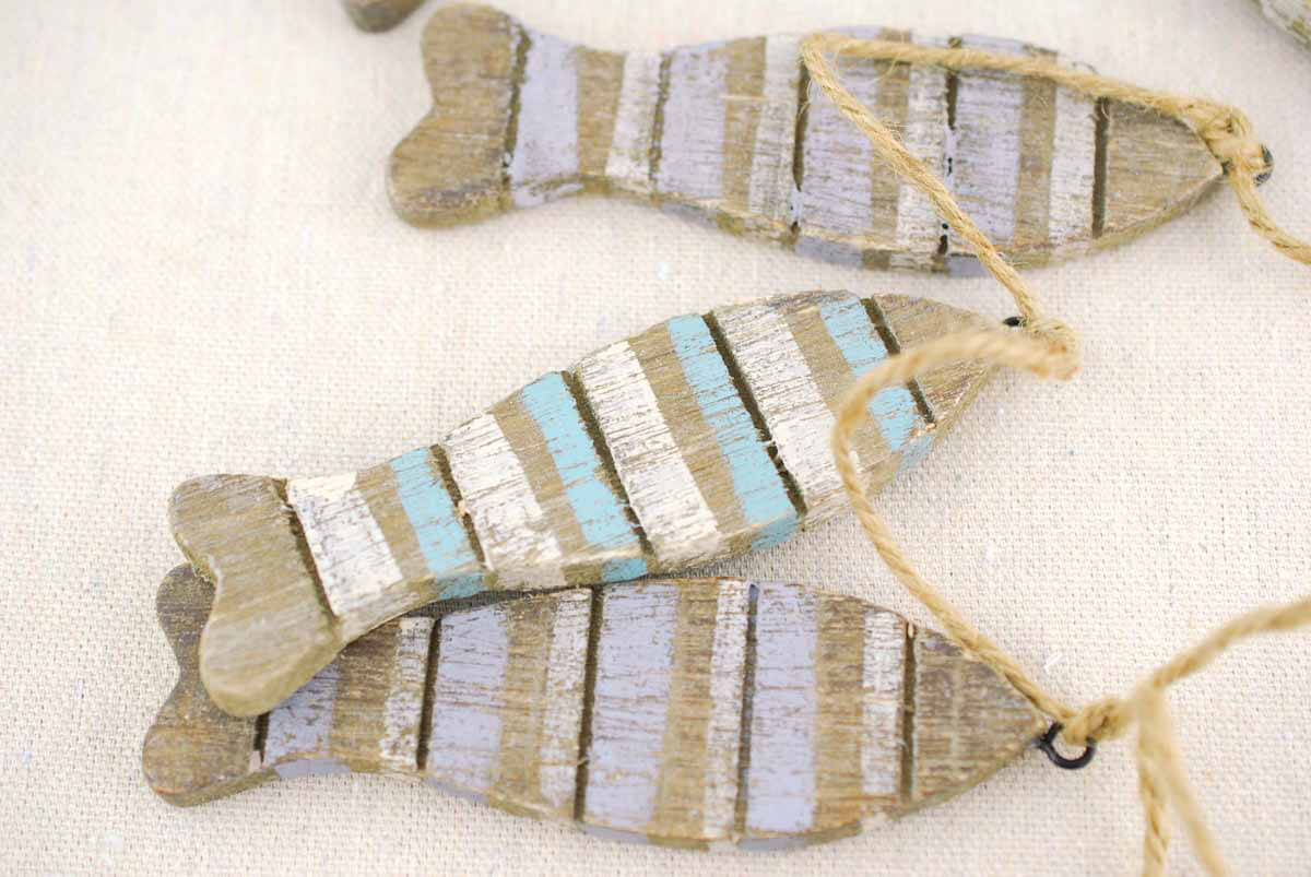 Driftwood Fish Garland 48in