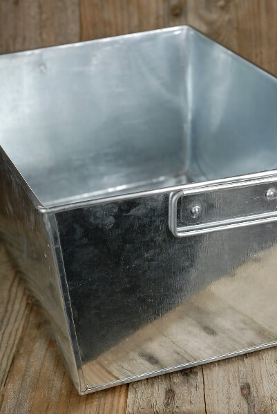 galvanized 14 in rectangle tub with metal handles 3