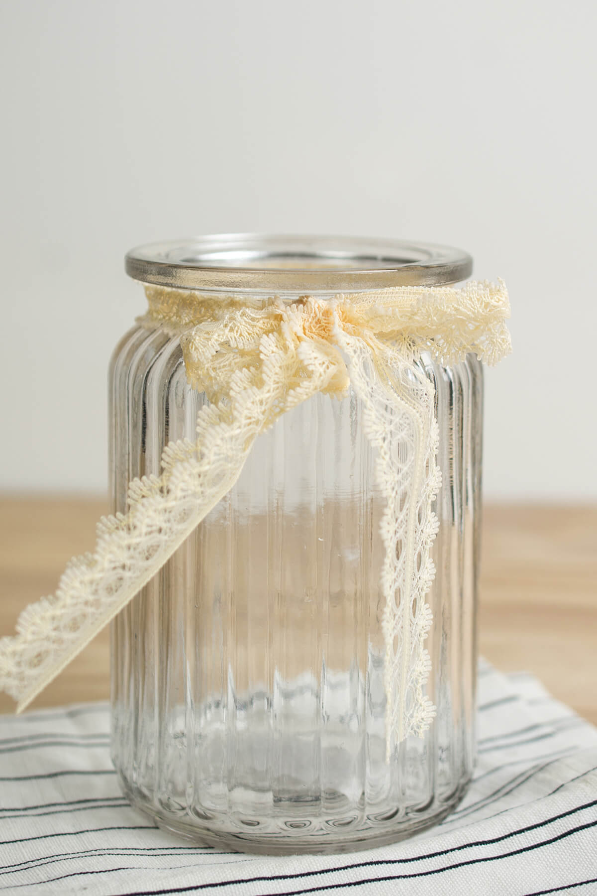 Lattice Glass Jar Vase 5.5in Ivory Lace Bow