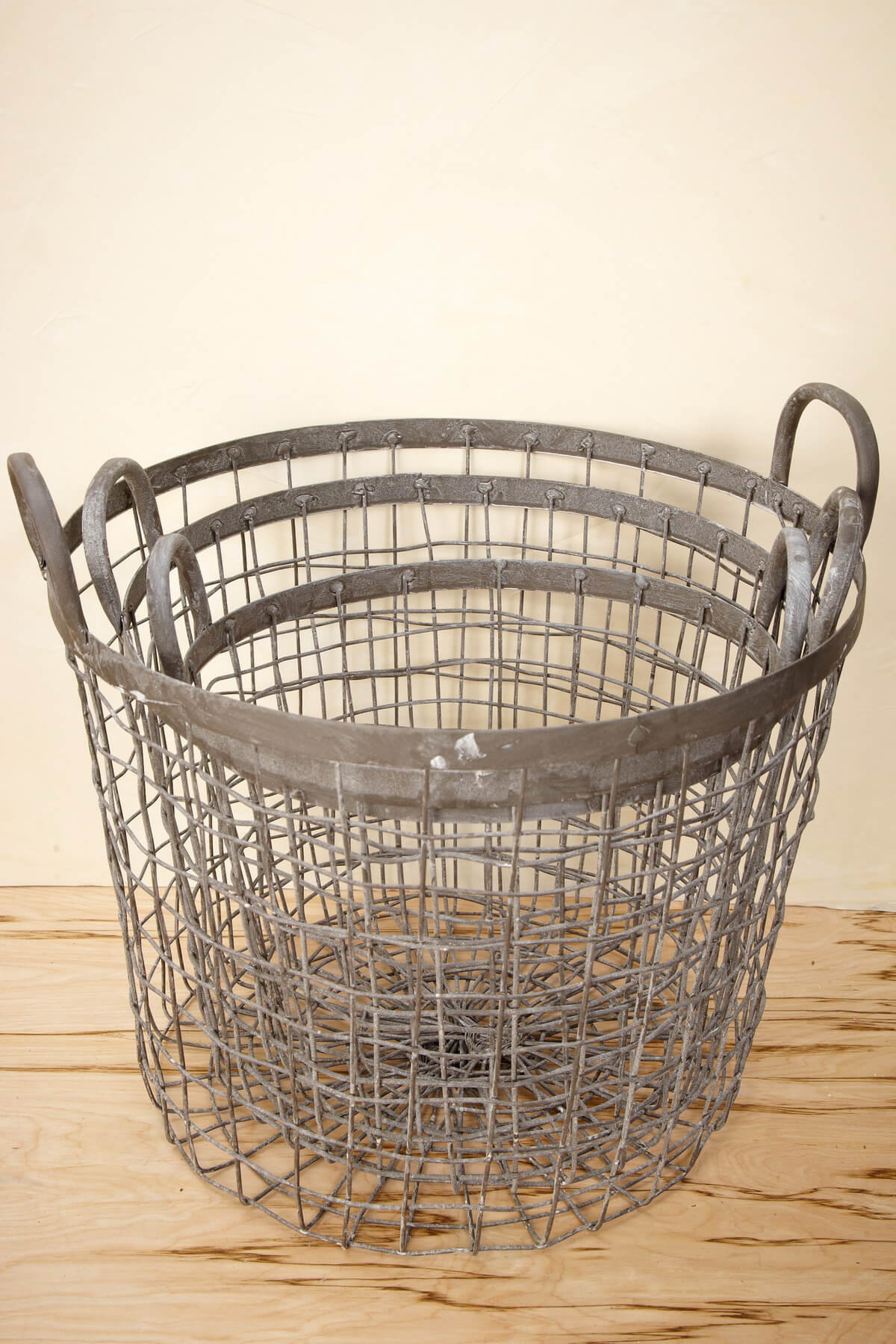 20+ Ways To Use Wire Baskets at Your Home