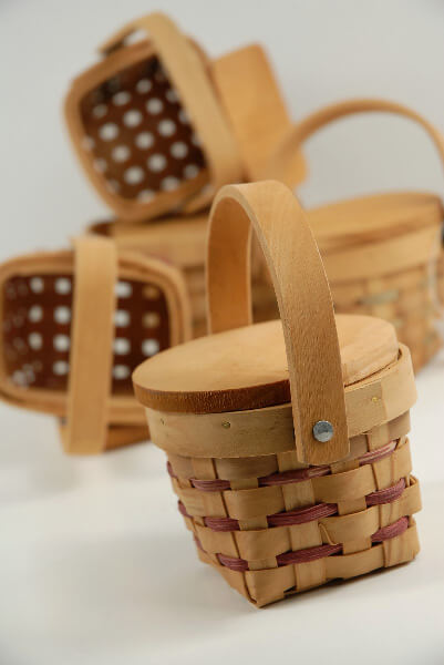 Tiny 3.5 Inch Chipwood Picnic Baskets - Crafts Country 